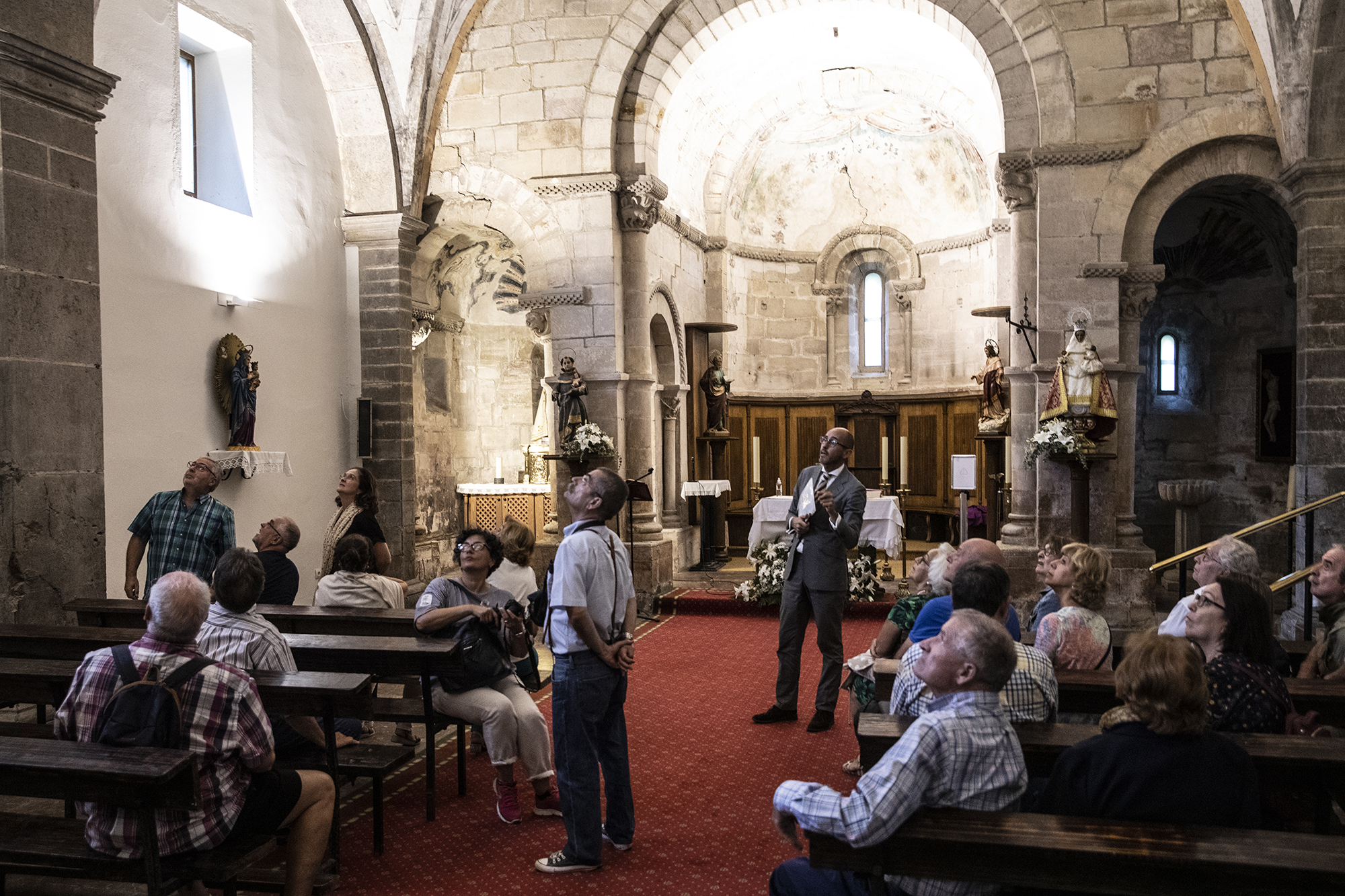 Interior de la iglesia durante la visita guiada